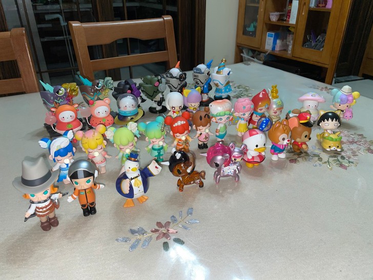 入手盲盒太多柜子放不下 清一波仓