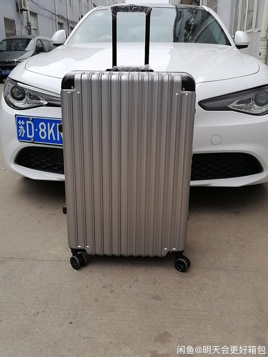 外货高级纯PC铝框箱行李箱托运箱。