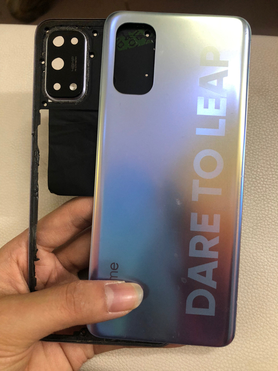 X7c位色原拆塑料后盖 中框 有明显划痕 ...