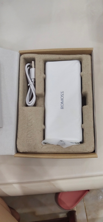 罗马仕充电宝  。实体店关门低价转出  此...