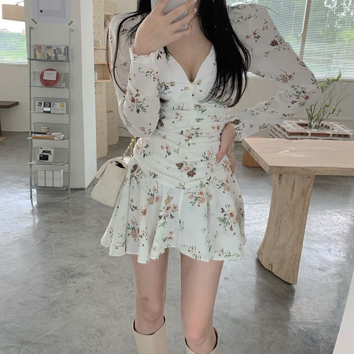 2021年秋装新款性感收腰显瘦碎花雪纺V领...