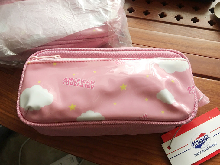 美旅大容量儿童笔袋，全新官方旗舰店购入。
