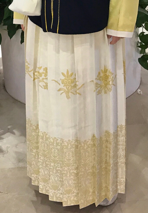 急出若兮汉服白色五谷丰登织金褶裙一片式日常...