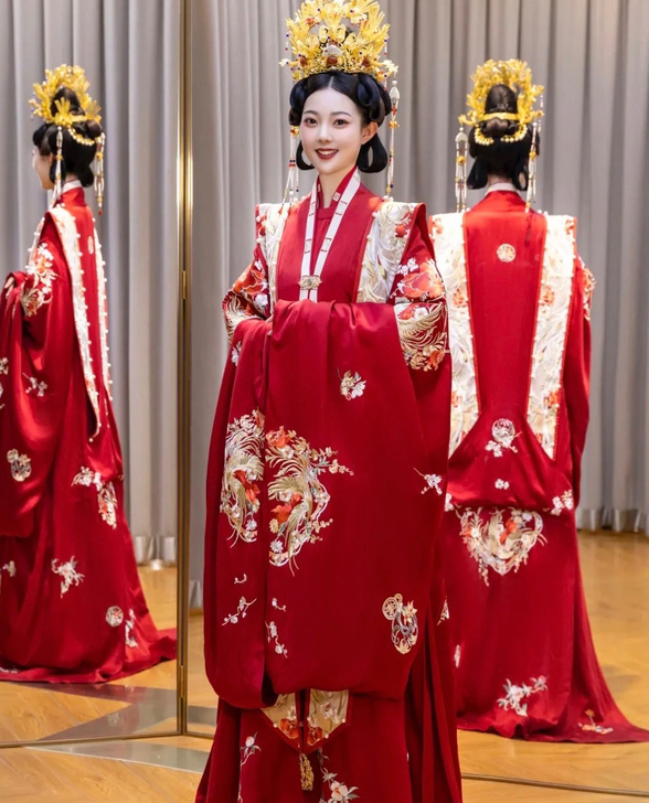 十三余小豆蔻儿[鸾凤和鸣] 长袄刺绣马面裙...