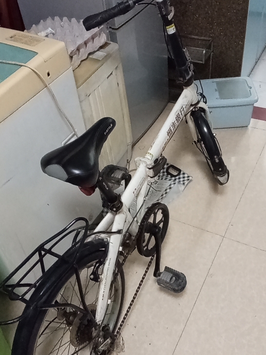 因为搬家，所以想卖掉自行车。