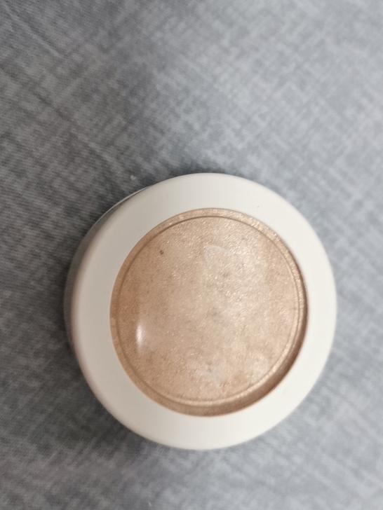 出colorpop高光，余量很多，官方旗舰...