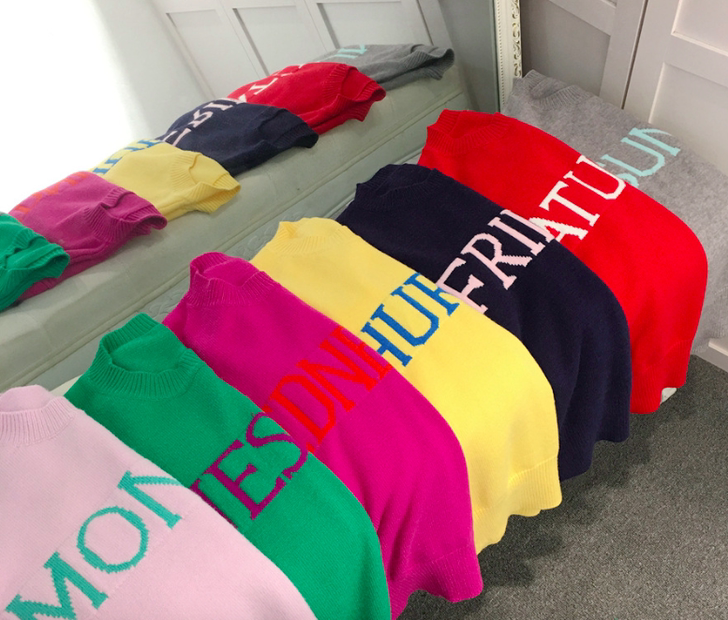 火王之千里同风景甜袁姗姗同款星期英文字母彩...