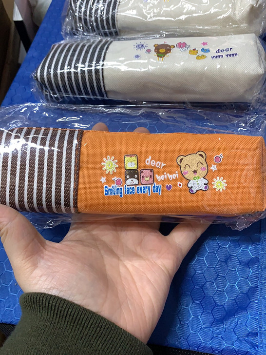 笔袋 全国包邮只有1个，便宜卖，直接拍就行...