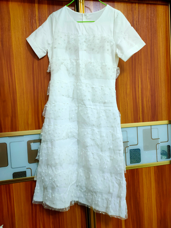 白色蕾丝雪纺蛋糕裙，穿着显气质，35出，没...