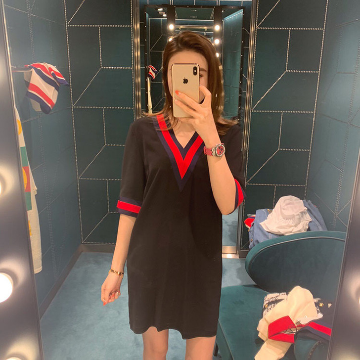 经典撞色条纹织带V领短袖黑色连衣裙##am...