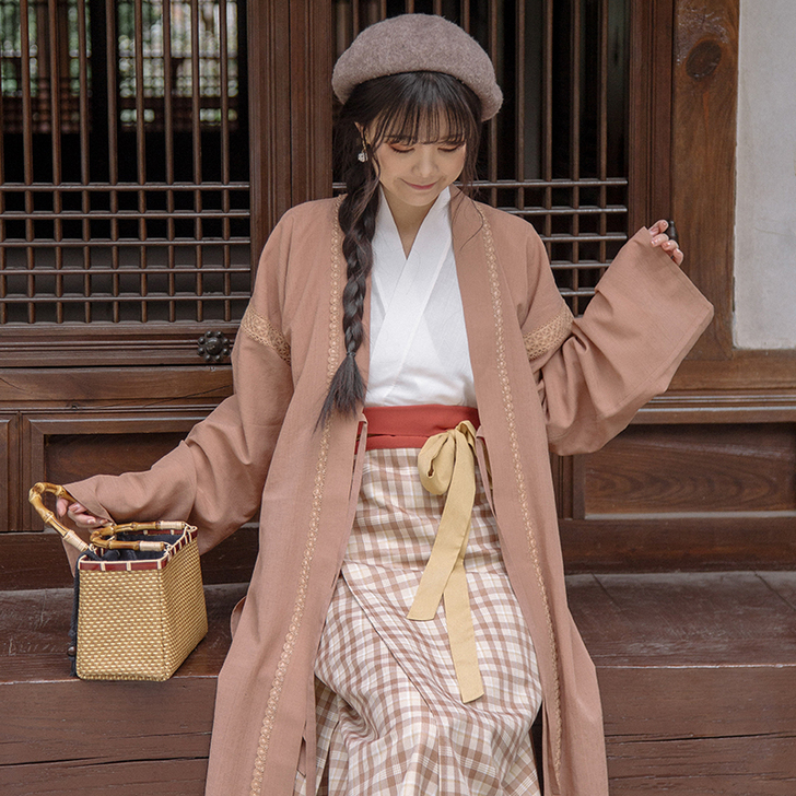 远山乔【正山小种】宋制汉服女旋裙春秋日常