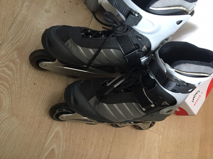 轮滑鞋运动极限挑战44码没有时间玩了,低价...