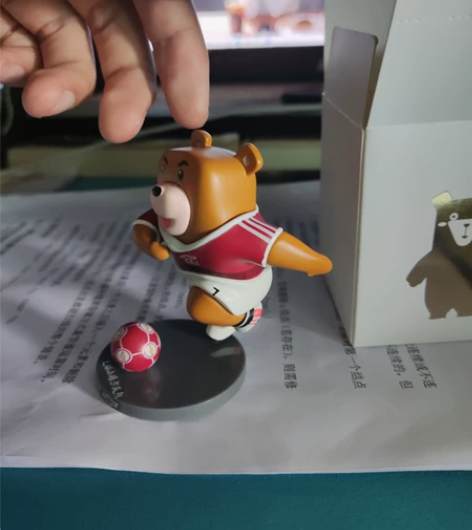 雪佛兰小熊足球小将纪念品全新 感兴趣的话点...