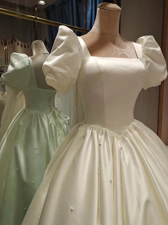 公主在逃 新款缎面婚纱  拖尾婚纱  齐地...