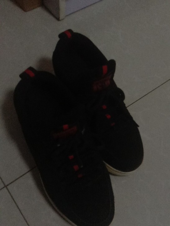 女兆休闲鞋,坡跟专卖店320购入,有喜欢私...