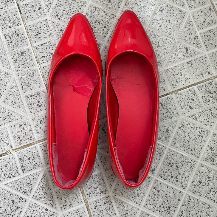 达芙妮 四季可穿 红色单鞋 码数36，颜色...