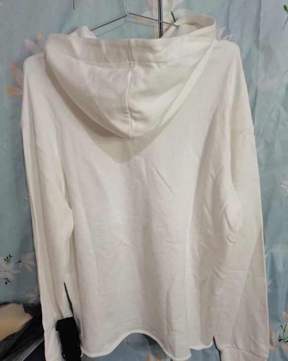 森马旗下坚持我的，买大了穿不了处理给能穿的...