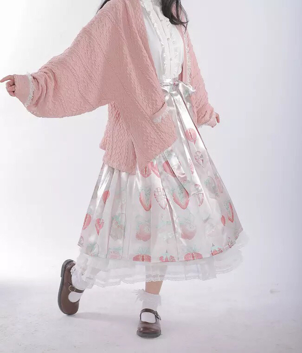 草莓格仔铺|宋制汉服草莓印花工字褶中长百迭...