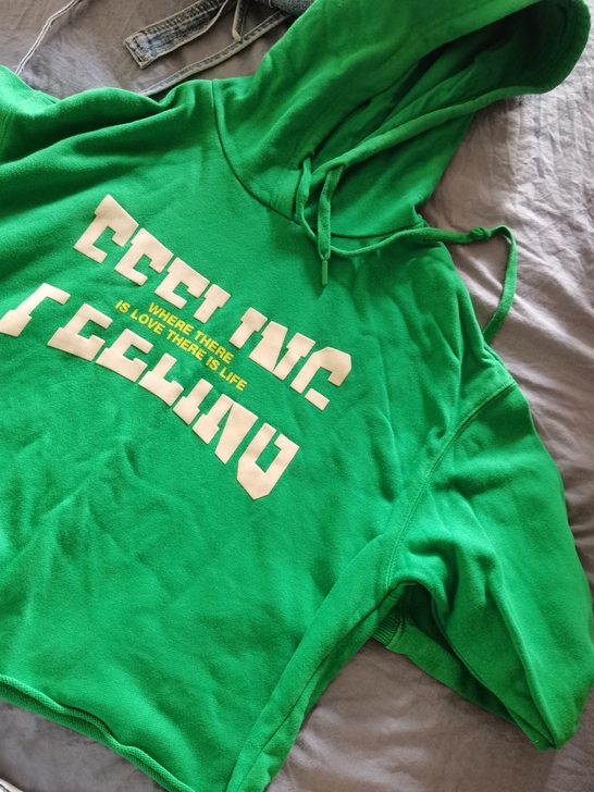 森马短款绿色卫衣