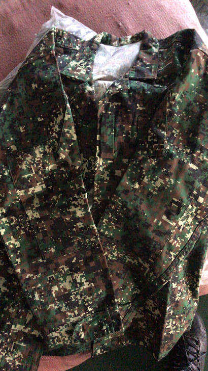 菲律宾海军陆战队迷彩服装，什么号都有，数量...