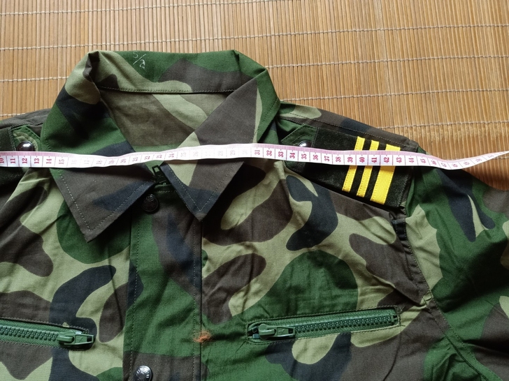 87一代迷彩，后屁股带兜的那种，女式，裤子...