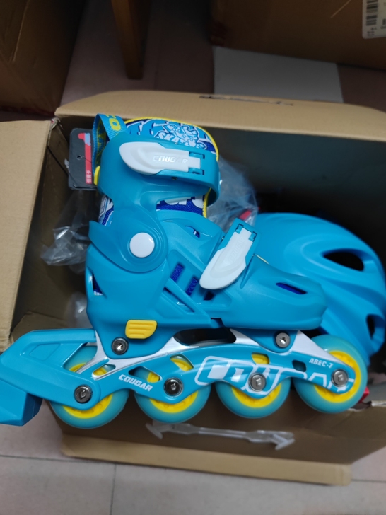 品牌型号 美洲狮  S码26-29带护具头盔