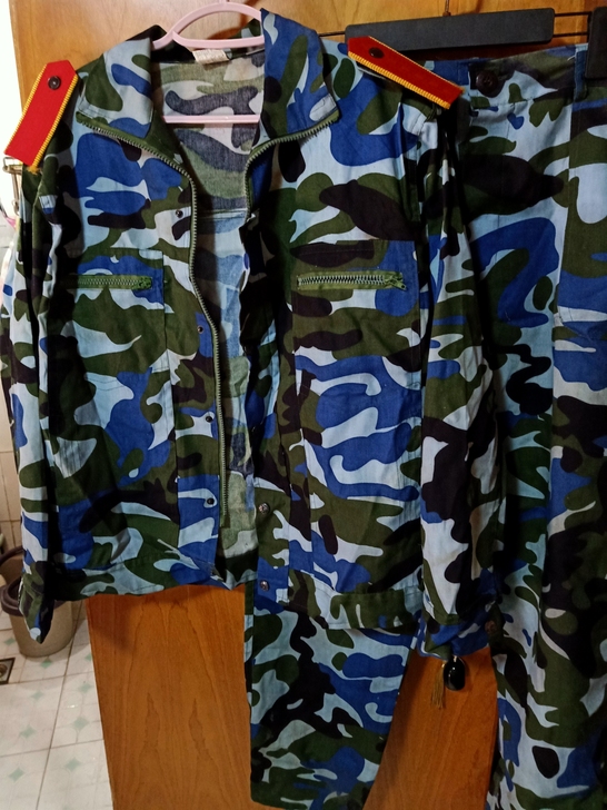 大学生军训迷彩服套装，就军训时穿了几天，均...