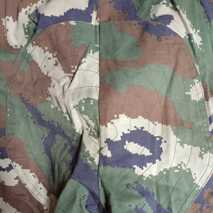 二手迷彩工作服  适合各种工作环境，耐磨，耐穿，劳保，汽修，