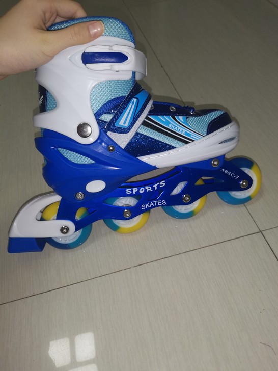 全新，溜冰鞋，旱冰鞋，轮滑，带护具