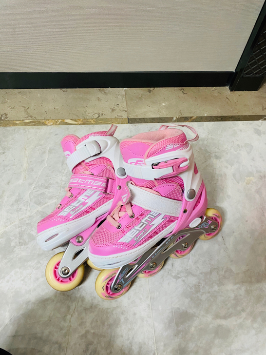 女儿改学冰刀了，全套东西都在新旧如图呼市新...