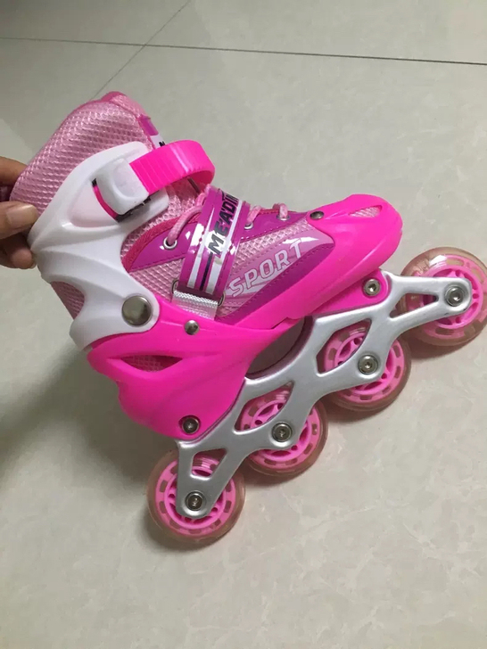 溜冰鞋儿童闪光直排轮滑鞋旱冰鞋滑冰鞋可调节