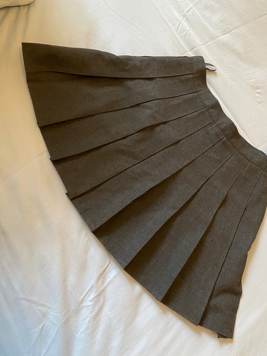 春夏百褶裙，全新，m号，邮费自理