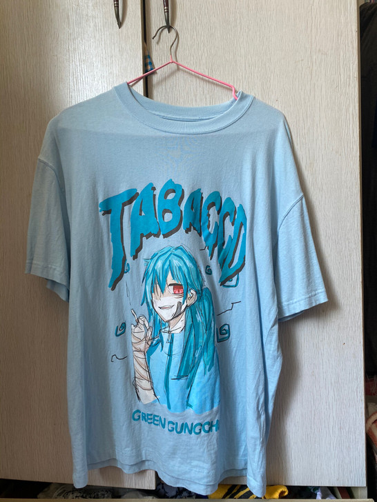 九成新。尺码均码 宽松上衣 动漫卡通图案