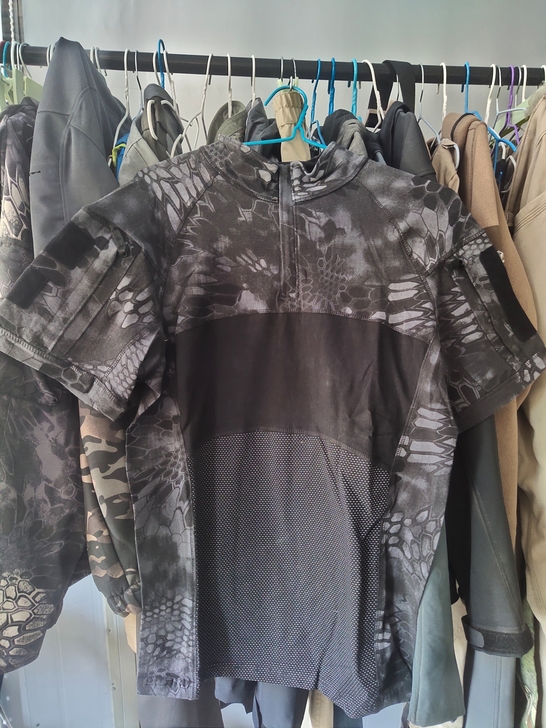 全新蛙服上衣  样衣低价出售没有穿过洗过 ...