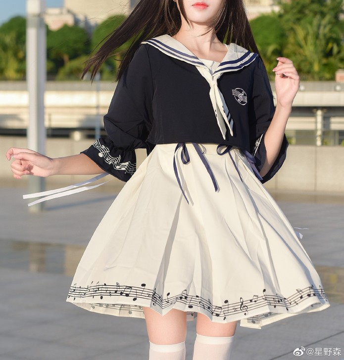 漫踪五线谱音符学院风女连衣裙春夏新款二次元...