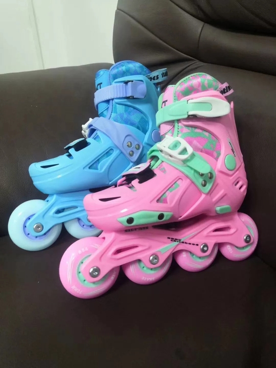 是一款专业的儿童平花鞋