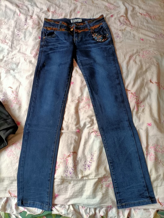 牛仔裤9成新，120斤以内穿，免费送自己承...