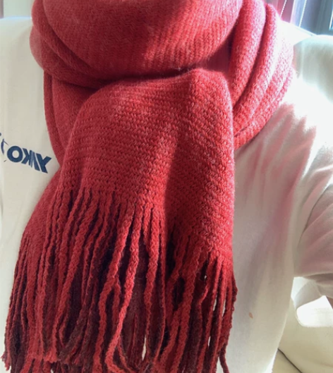 森马红色围巾，超级显白，超级厚实有型，男女...