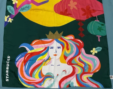全新星巴克真丝感围巾，图案和颜色非常漂亮，包装打开后未使用。...