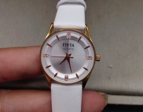 飞亚达女士镶钻手表，盘面2.5厘米 不刀不...