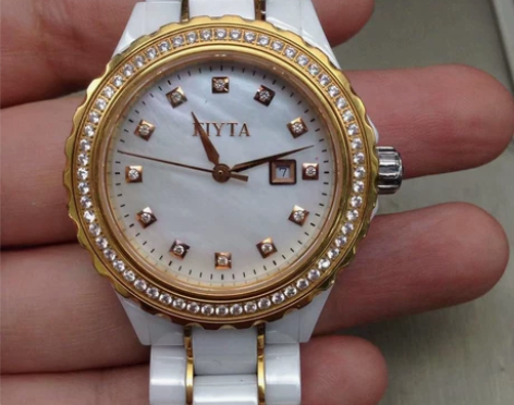 飞亚达女士镶钻手表瑞士机芯，蓝宝石镜面带日...