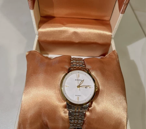 飞亚达女款手表 从商场6000多买的。 保...