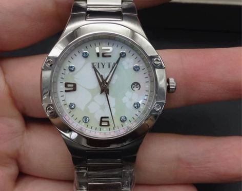 飞亚达女士高档手表,型号L990带日历,盘...