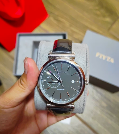 飞亚达手表 全新带塑料膜全套包装 感兴趣的...