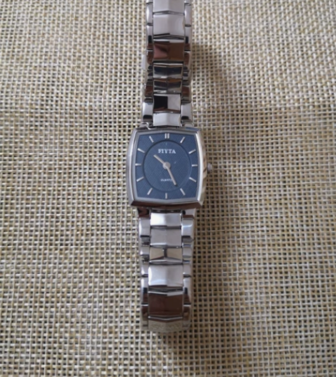 飞亚达手表，石英表女表，方形蓝色表盘。表头...