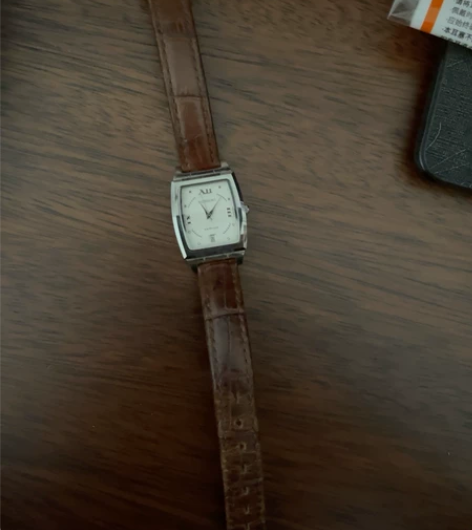 罗西尼 腕表 专柜购入 几乎全新 感兴趣的...