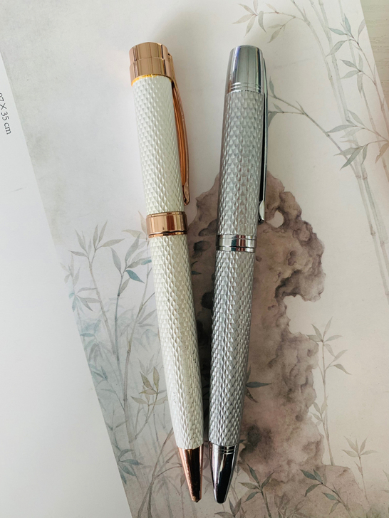 文荣800，旋转圆珠笔签字笔。单支价。