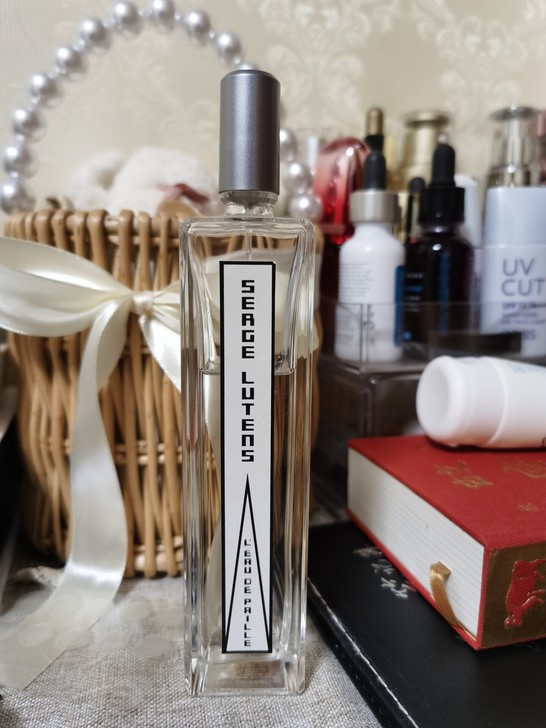 芦丹氏稻草之水香水serge lutens...