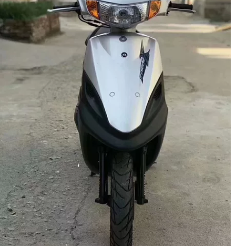 二手摩托车，踏板车，女装车准新车 雅马哈福...