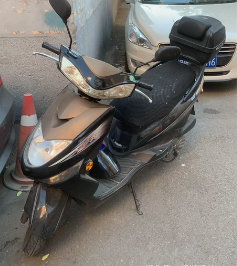 2016年公户，国本牌踏板摩托车，电启动一...